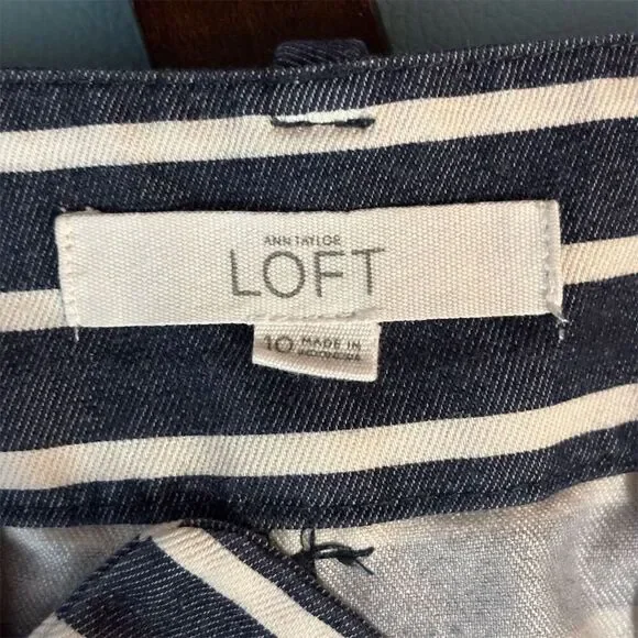 Ann Taylor Loft Women's Riviera Bermuda Shorts M Blue White Striped - Picture 2 of 6